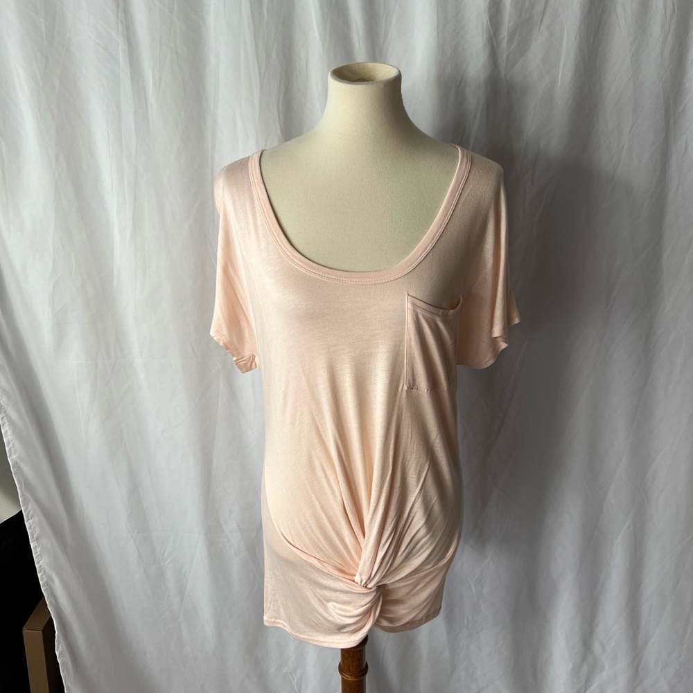 Venus Pink/Peach Knotted Pocket T-shirt - size - Medium